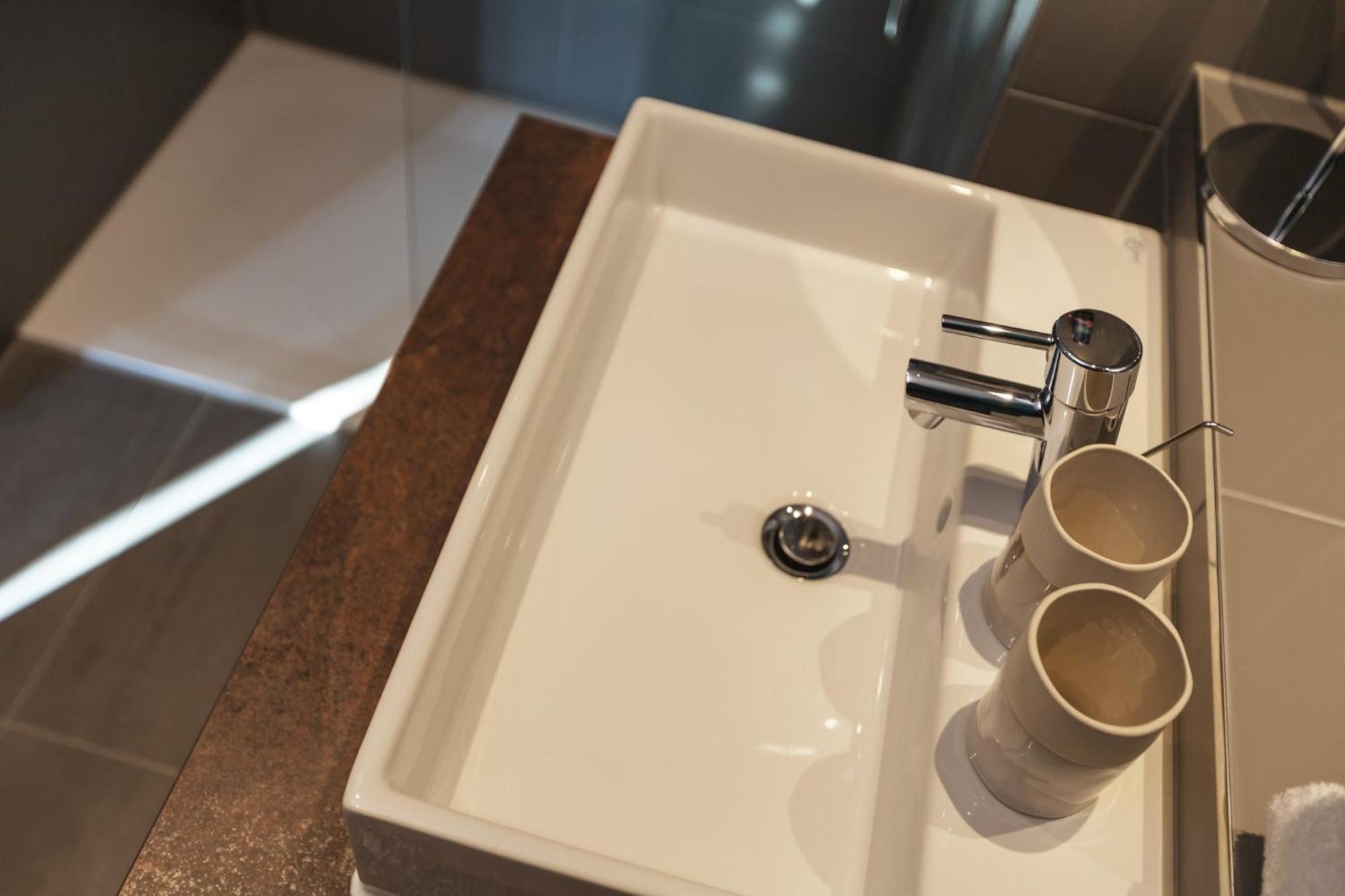 - The Niu, Bricks Eppendorf By Ihg 3* Гамбург